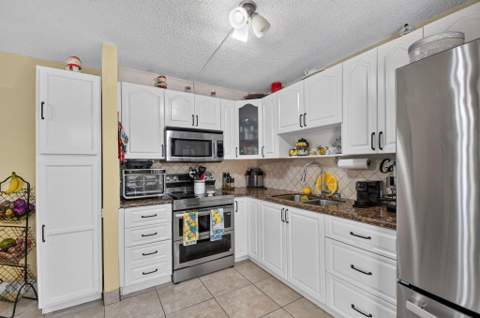 1610 Forest Lakes Circle #B, West Palm Beach FL - photo 15 of 39