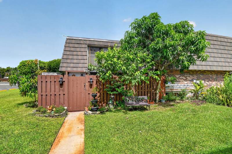 2 bedroom Townhouse at 1610 Forest Lakes Circle #B, Forest Lakes, West Palm Beach — photo 3