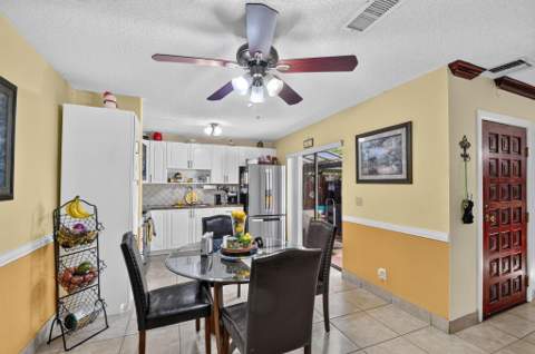 1610 Forest Lakes Circle #B, West Palm Beach FL - photo 12 of 39