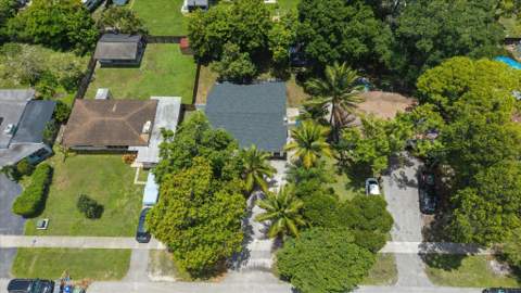 511 Carolina Avenue, Fort Lauderdale FL - photo 7 of 37