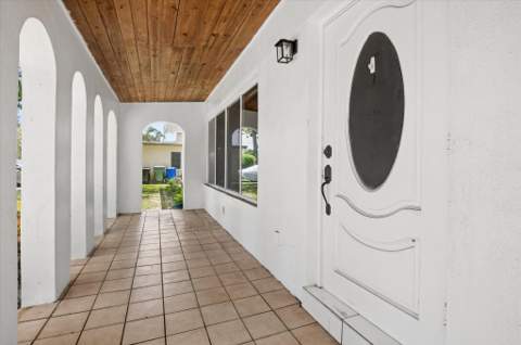 511 Carolina Avenue, Fort Lauderdale FL - photo 11 of 37