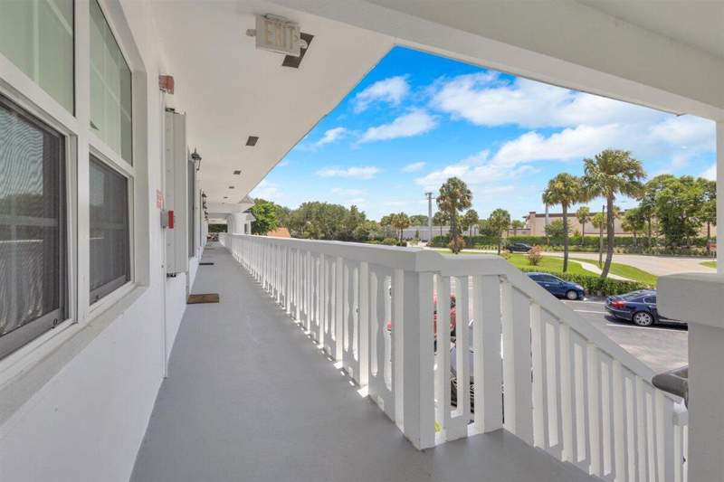 2 bedroom Condominium at 10000 Meridian Way #15, Meridian Condo 14, Palm Beach Gardens — photo 3