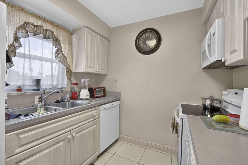 2 bedroom Condominium at 12022 W Greenway Drive #201, Greenway Village South Condo 2, Royal Palm Beach — photo 4