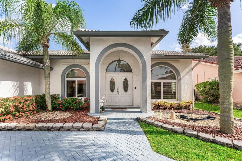5 bedroom Single Family Residence at 12372 SW 1st Street, West Glen Addition, Coral Springs — photo 2