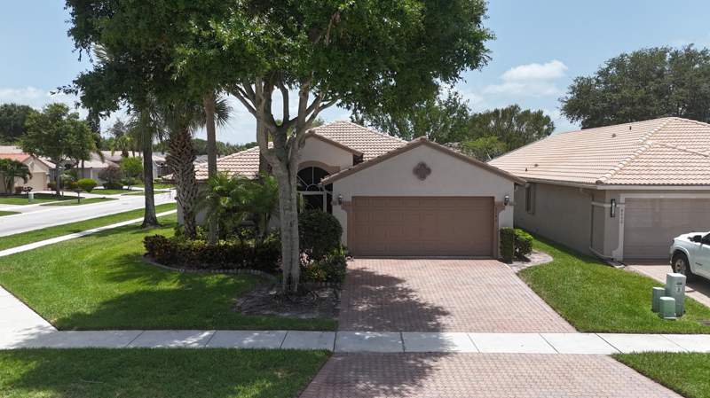 3 bedroom Single Family Residence at 8046 Florenza Drive, Venetian Isles Melrose Pud Pod F, Boynton Beach — photo 2