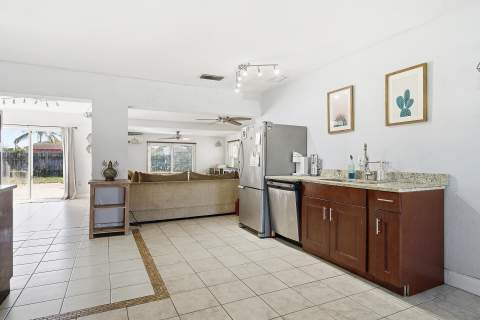 333 Mid Pines Road, Palm Springs FL - photo 7 of 27