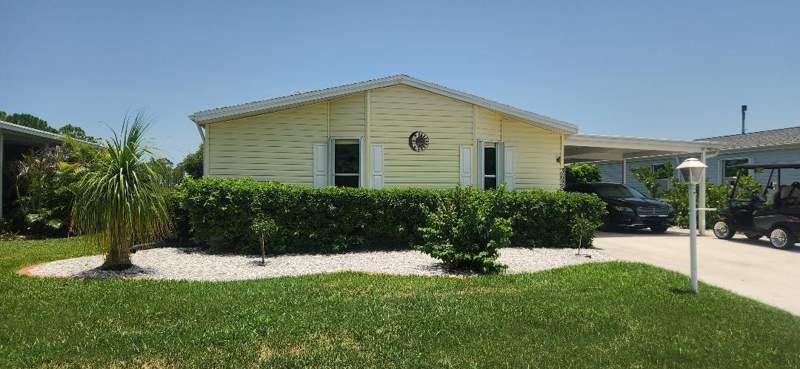 2 bedroom Manufactured Home at 3625 Red Tailed Hawk Drive, Fairways At Savanna Club Replat No 1, Port St. Lucie — photo 2