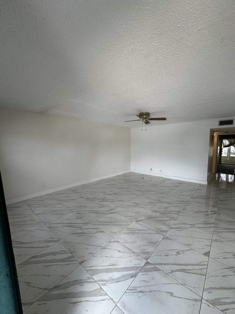 2 bedroom Condominium at 103 Greenbrier C, Greenbrier Condo, West Palm Beach — photo 4
