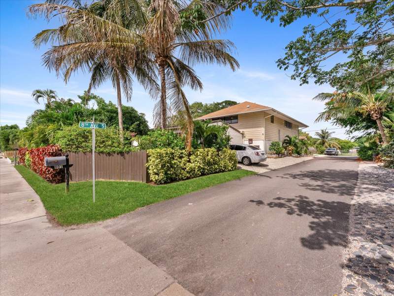6 bedroom Single Family Residence at 801 S B Street, Lake Worth Town Of, Lake Worth Beach — photo 5