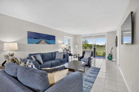 9923 S Hollybrook Lake Drive #305, Pembroke Pines FL - photo 21 of 37