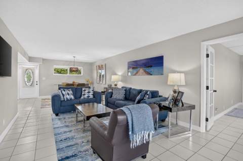 9923 S Hollybrook Lake Drive #305, Pembroke Pines FL - photo 23 of 37