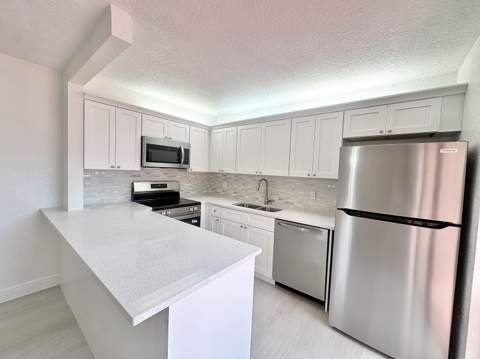 255 Lake Arbor Drive, Palm Springs FL - photo 11 of 34