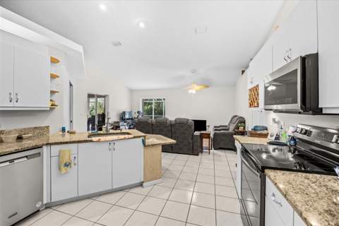 2711 SE Fall Street, Port St. Lucie FL - photo 13 of 40