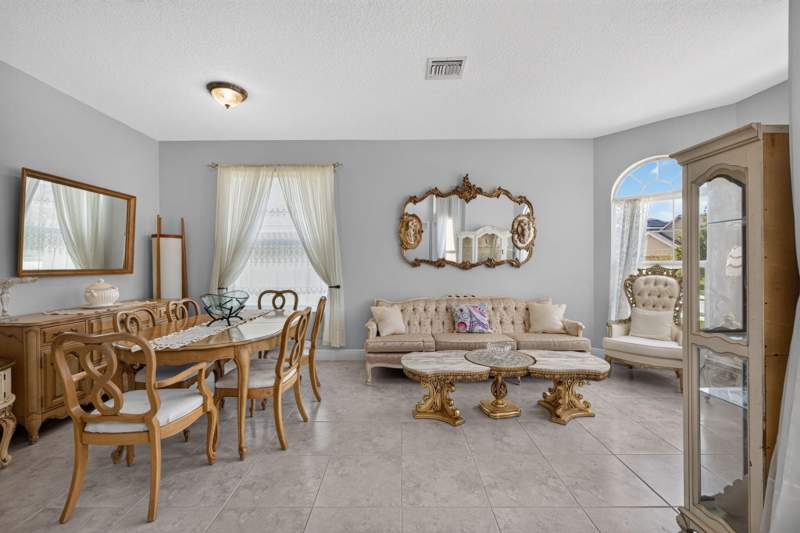 4 bedroom Single Family Residence at 9760 Palm Breezes Drive, Morningside Palm Breezes Club Phase 2A, Fort Pierce — photo 4
