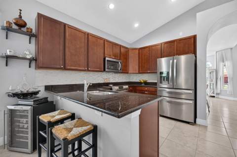 9760 Palm Breezes Drive, Fort Pierce FL - photo 12 of 57