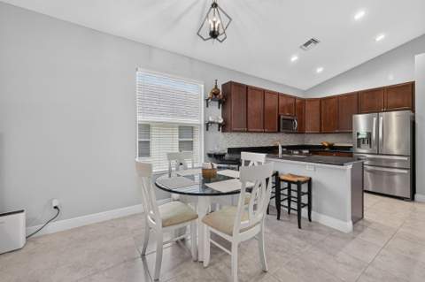 9760 Palm Breezes Drive, Fort Pierce FL - photo 15 of 57