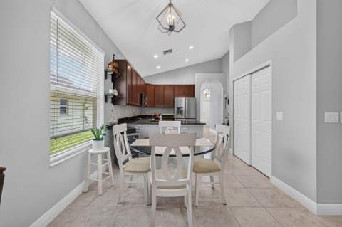 9760 Palm Breezes Drive, Fort Pierce FL - photo 16 of 57