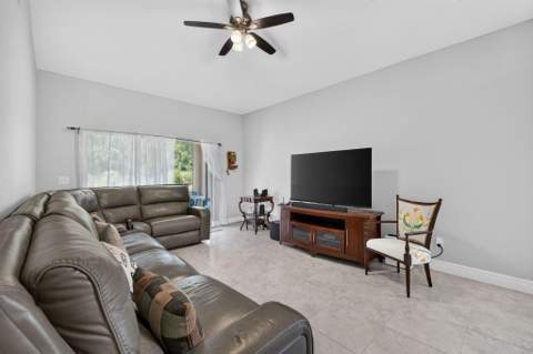 9760 Palm Breezes Drive, Fort Pierce FL - photo 17 of 57