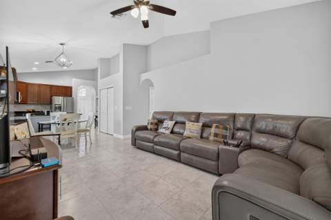 9760 Palm Breezes Drive, Fort Pierce FL - photo 19 of 57