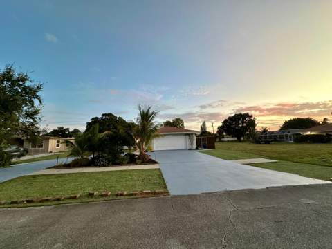 528 Date Palm Drive, Lake Park FL - photo 6 of 70