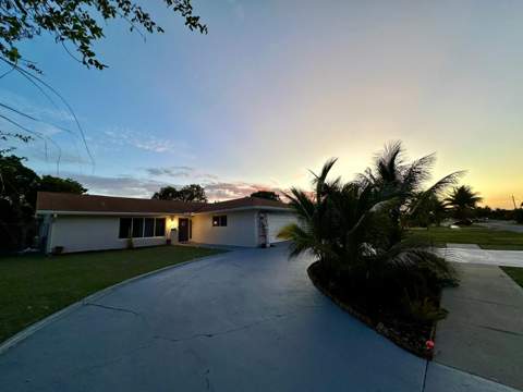 528 Date Palm Drive, Lake Park FL - photo 7 of 70