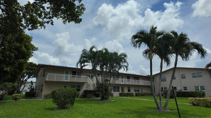 2 bedroom Condominium at 326 Chatham P #326, Chatham Condos, West Palm Beach — photo 2