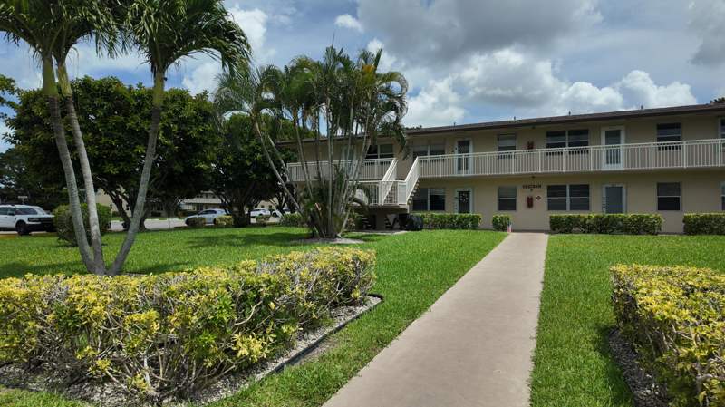 2 bedroom Condominium at 326 Chatham P #326, Chatham Condos, West Palm Beach — photo 3