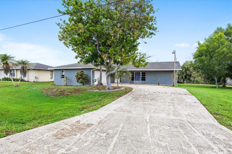 3 bedroom Single Family Residence at 2550 SE Hemsing Street, Port St Lucie Section 18 — photo 3
