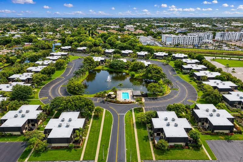 2 bedroom Townhouse at 2333 Waterside Drive, WATERSIDE ESTATES, Lake Worth — photo 1