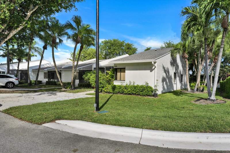 3 bedroom Villa at 100 Sunshine Boulevard, Lantern Walk 2, Royal Palm Beach — photo 4