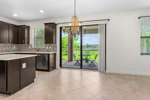 5428 Sandbirch Way, Lake Worth FL - photo 7 of 40
