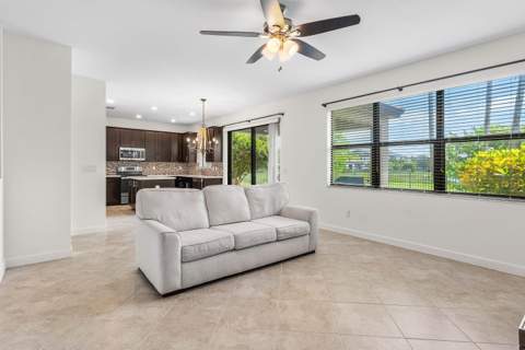 5428 Sandbirch Way, Lake Worth FL - photo 10 of 40