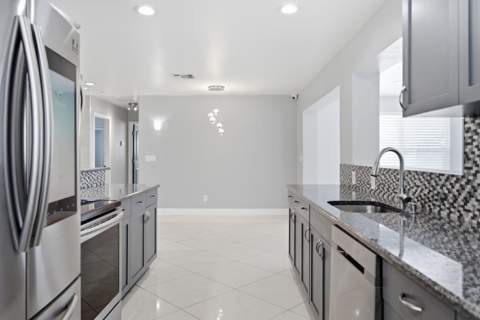 434 Australian Circle, Lake Park FL - photo 10 of 29
