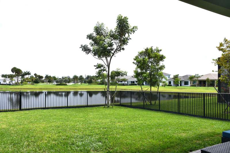 3 bedroom Single Family Residence at 15670 Merritt Drive, Cresswind Palm Beach Phase 3, Westlake — photo 2