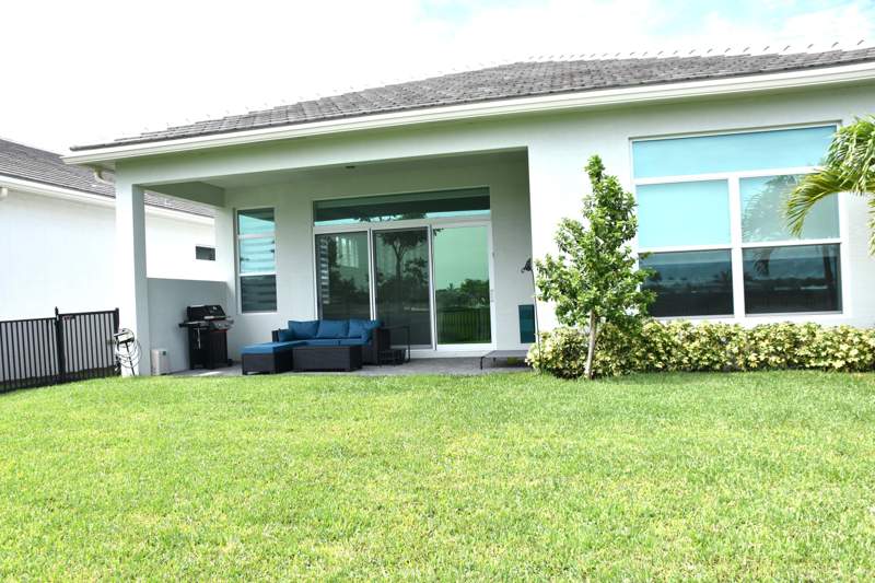 3 bedroom Single Family Residence at 15670 Merritt Drive, Cresswind Palm Beach Phase 3, Westlake — photo 3