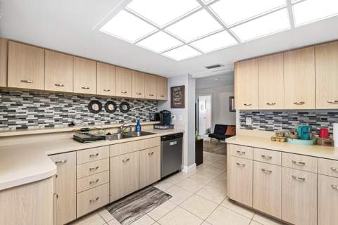 348 Sandpiper Avenue, Royal Palm Beach FL - photo 13 of 41
