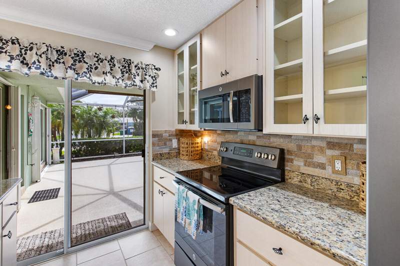 2 bedroom Villa at 1220 NW Sun Terrace Circle #C, The Lakes At St Lucie West, Port St. Lucie — photo 5