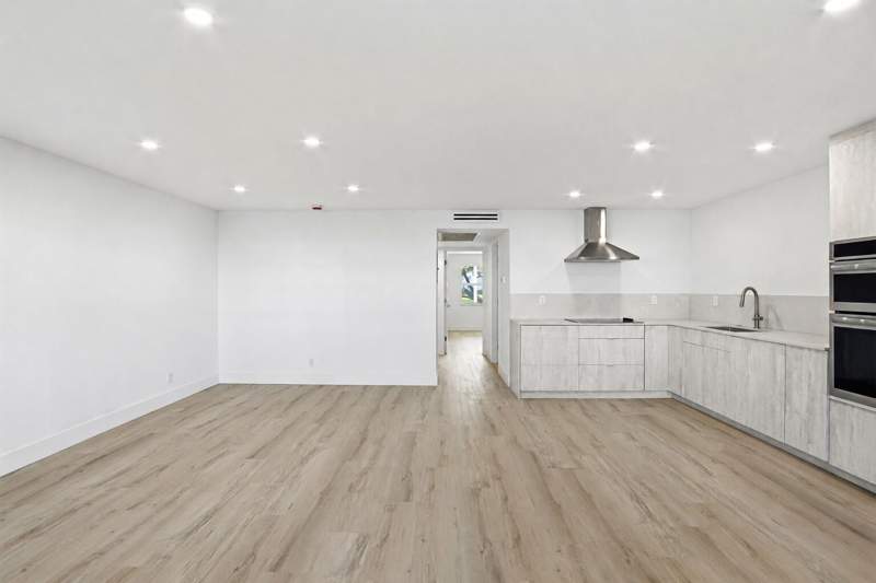 2 bedroom Condominium at 1023 Guildford #B, Guildford At Century Village Condo, Boca Raton — photo 4