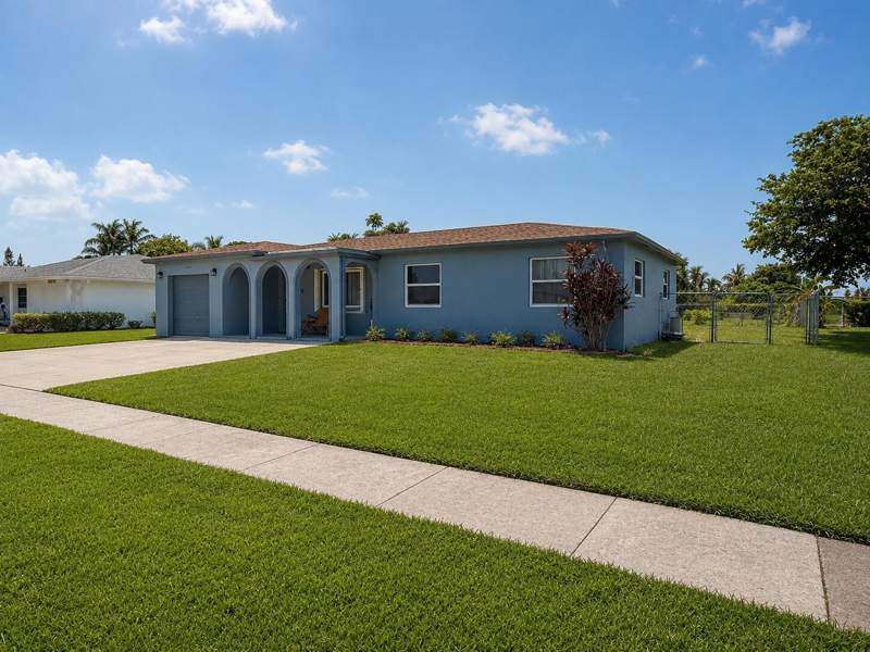 4 bedroom Single Family Residence at 22157 Aquila Street, Palmetto Pines, Holiday City At Boca Raton , Boca Raton — photo 2