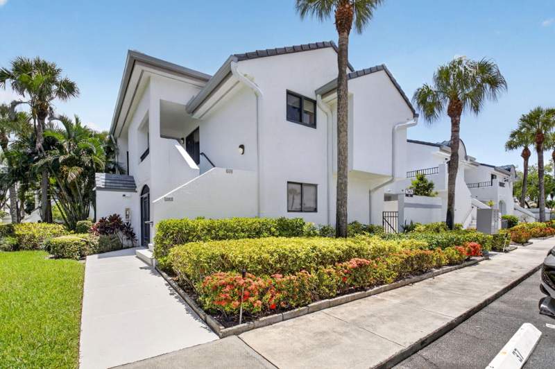 2 bedroom Condominium at 7665 Glendevon Lane #1605, Gleneagles Condo I, Delray Beach — photo 2