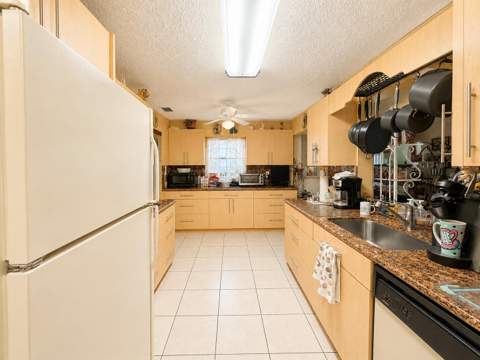 1266 NW 82nd Avenue, Plantation FL - photo 7 of 27