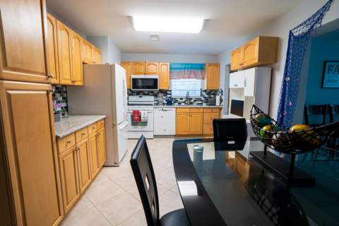 4386 Bamboo Drive, Palm Beach Gardens FL - photo 12 of 34