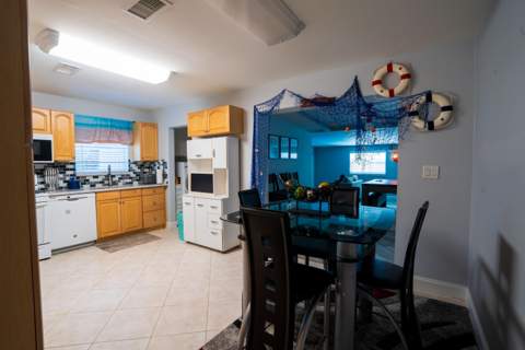 4386 Bamboo Drive, Palm Beach Gardens FL - photo 13 of 34