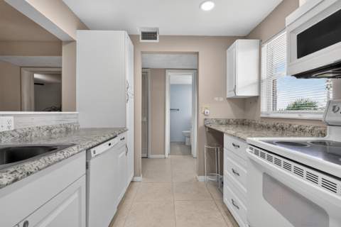 300 NE 26th Avenue #408, Boynton Beach FL - photo 8 of 34