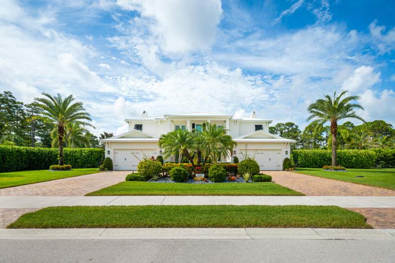 5 bedroom Single Family Residence at 8120 SE Old Plantation Circle, Pennock Preserve (Aka Prado), Jupiter — photo 2