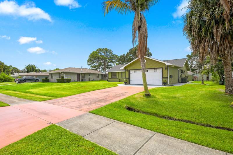 3 bedroom Single Family Residence at 450 SE Thornhill Drive, Port St Lucie Section 13, Port St. Lucie — photo 4