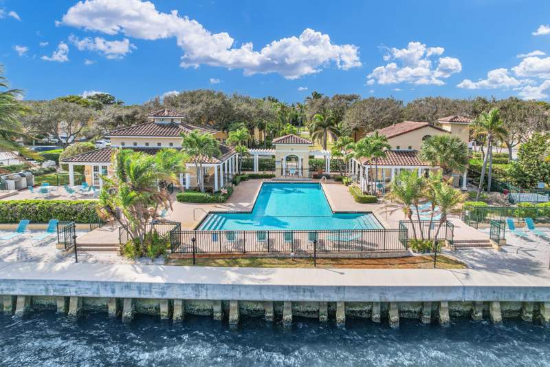 2 bedroom Condominium at 1030 Lake Shore Drive #103, Bay Reach Condo, Lake Park — photo 4