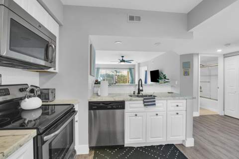 1030 Lake Shore Drive #103, Lake Park FL - photo 7 of 18