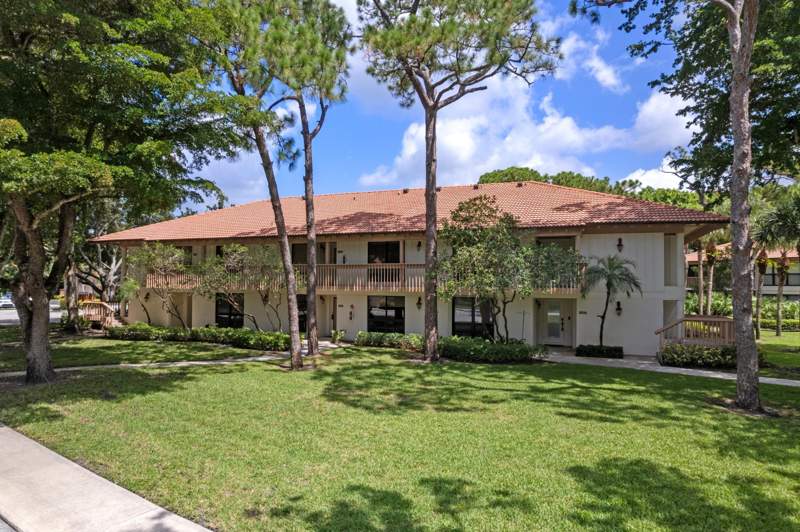 2 bedroom Condominium at 200 Brackenwood Terrace, Golf Villas Condo, Palm Beach Gardens — photo 3