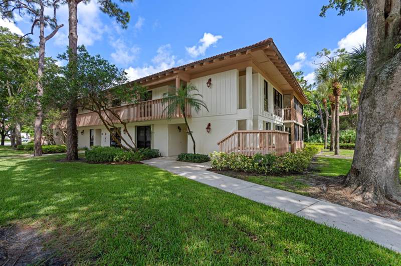 2 bedroom Condominium at 200 Brackenwood Terrace, Golf Villas Condo, Palm Beach Gardens — photo 4